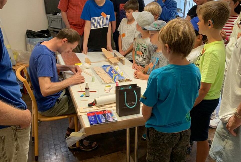 Gleiter bauen/Einfliegen und Modellflugzeug selber steuern