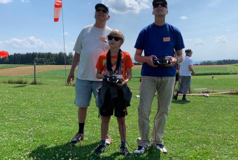 Gleiter bauen/Einfliegen und Modellflugzeug selber steuern
