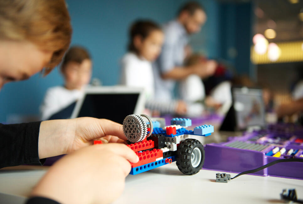 Young Engineers - LEGO Tech & Science