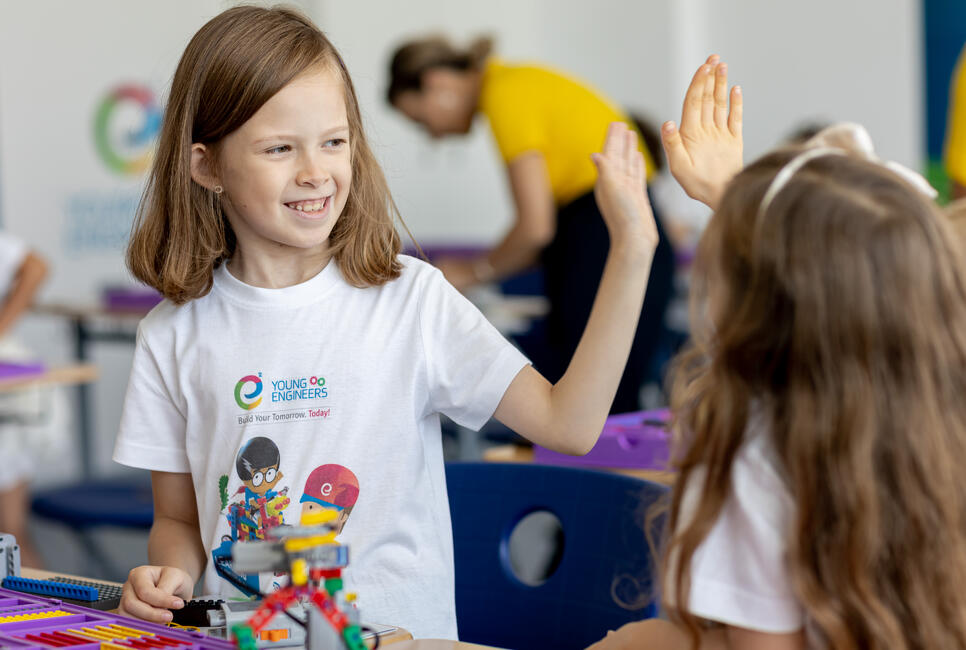 Young Engineers - LEGO Tech & Science