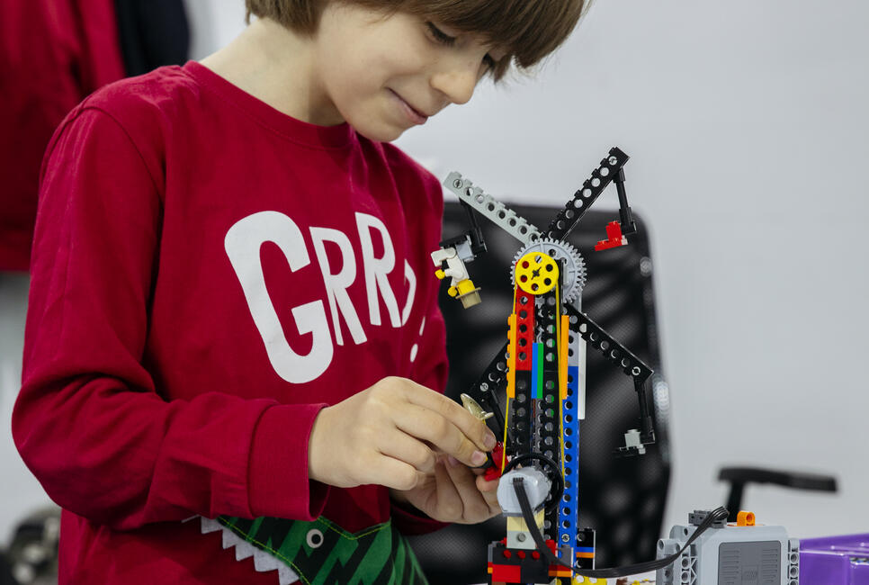 Young Engineers - GaliLEGO Tech & Science