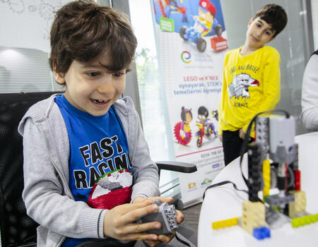 Young Engineers - GaliLEGO Tech & Science