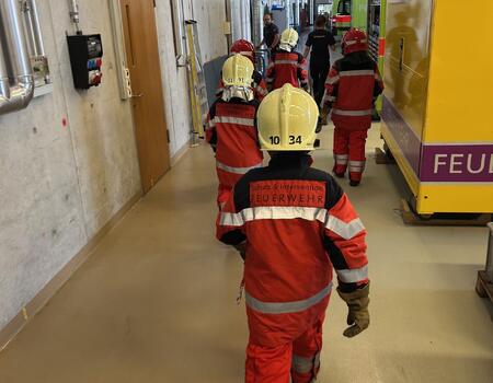 Erlebe die Feuerwehr und die Polizei