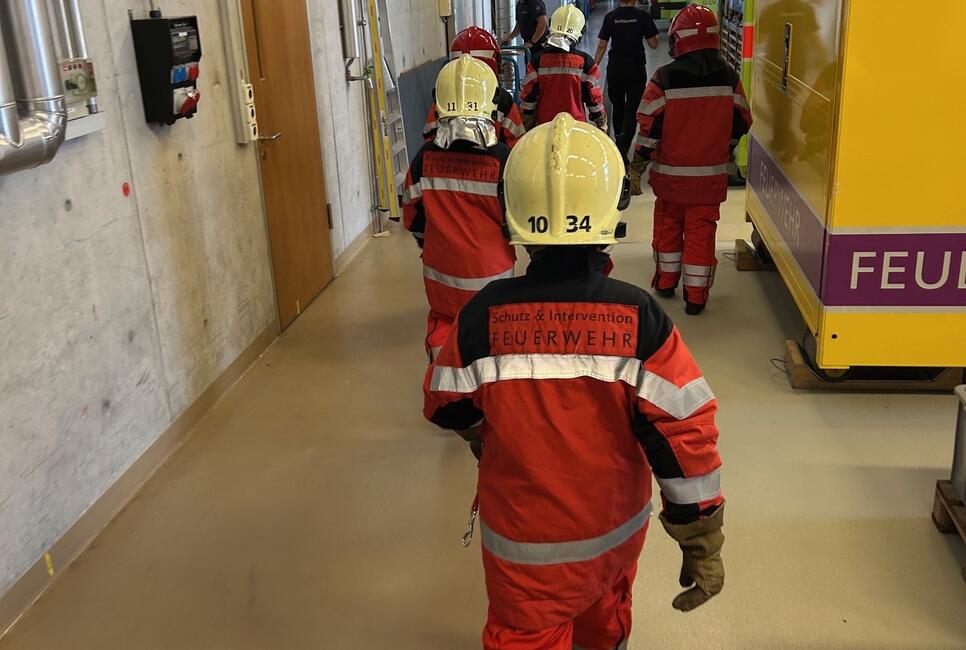 Erlebe die Feuerwehr und die Polizei