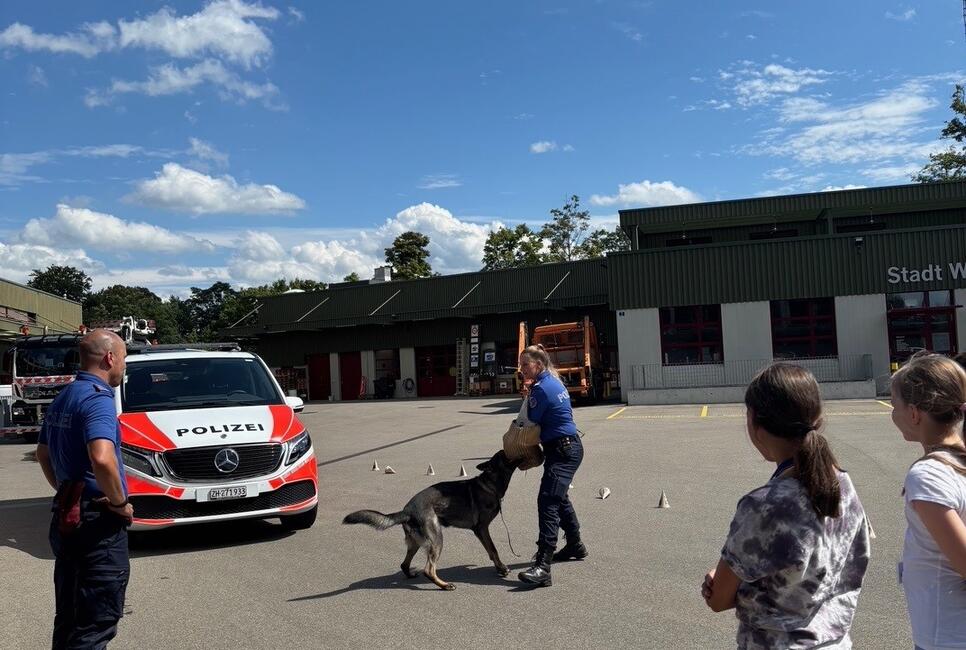 Erlebe die Feuerwehr und die Polizei
